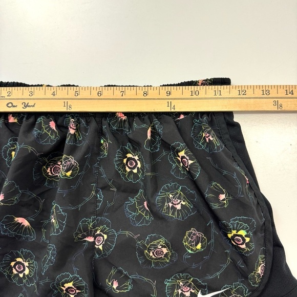 Nike Running Shorts 3” Lined Light Dri-Fit Women’s XS Black Floral High Waisted - Picture 8 of 12